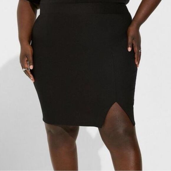 NWT Torrid Mini Ponte Fitted Slit Skirt - Picture 1 of 4
